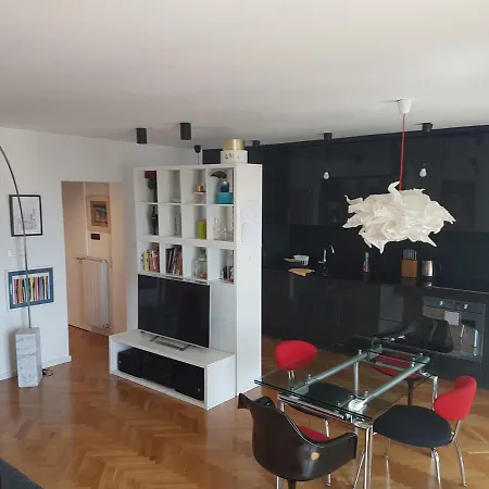The Lux Lovi Апартаменты